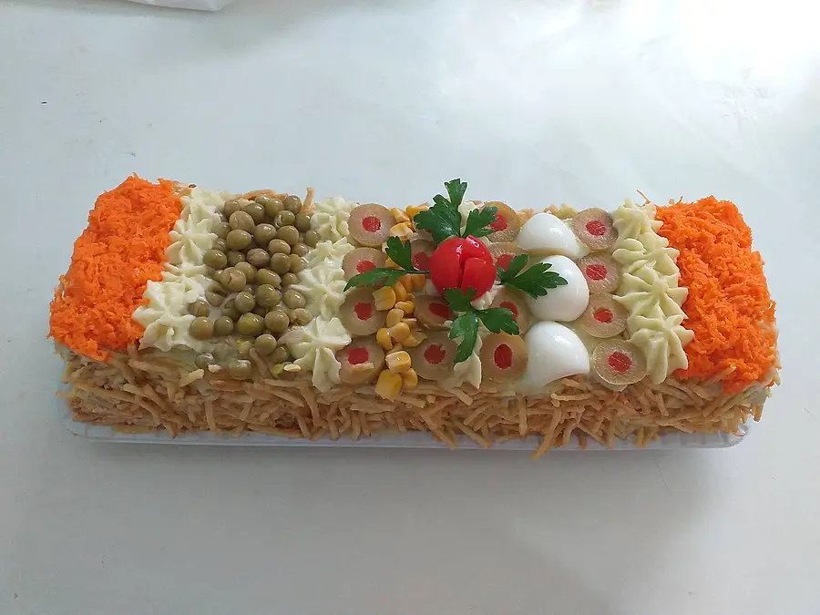 Bolo salgado decorado à mão pela Andréa (nº 4)