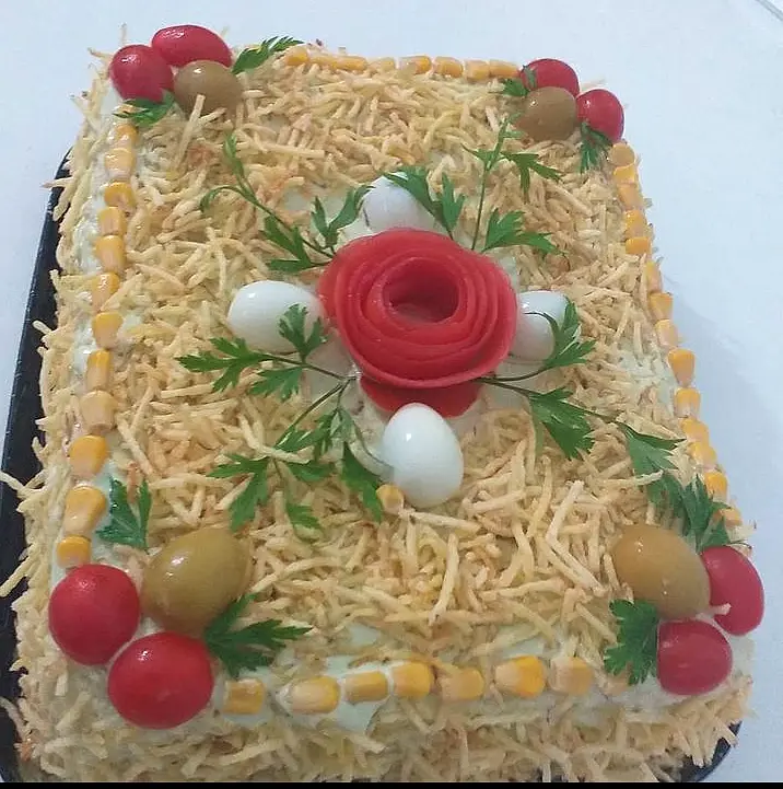 Bolo salgado decorado à mão pela Andréa (nº 5)
