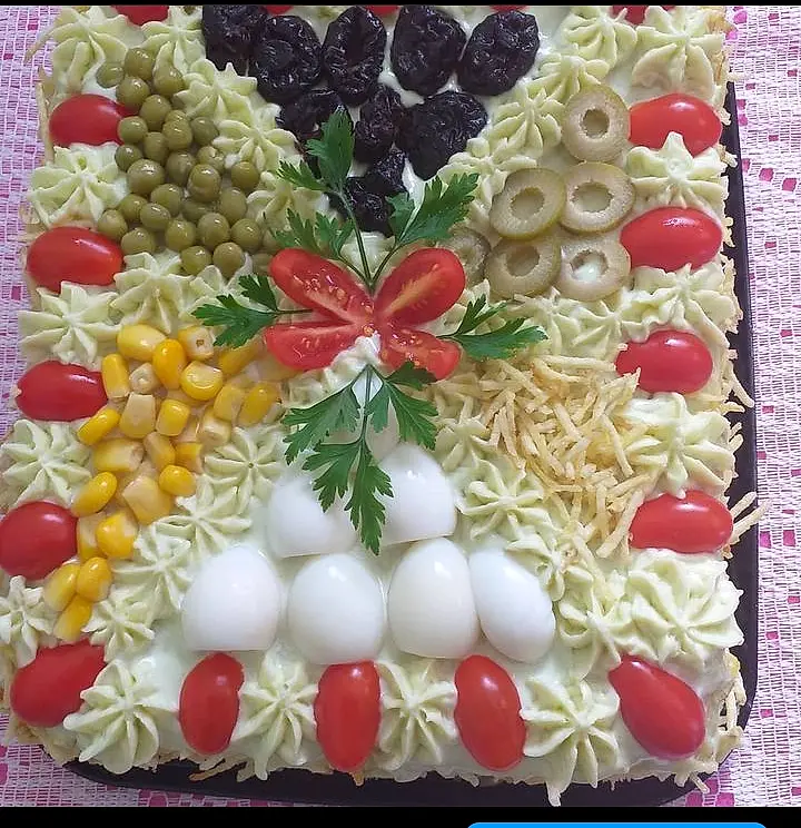 Bolo salgado decorado à mão pela Andréa (nº 10)