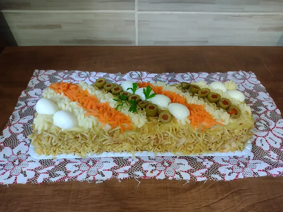 Bolo salgado decorado à mão pela Andréa (nº 15)
