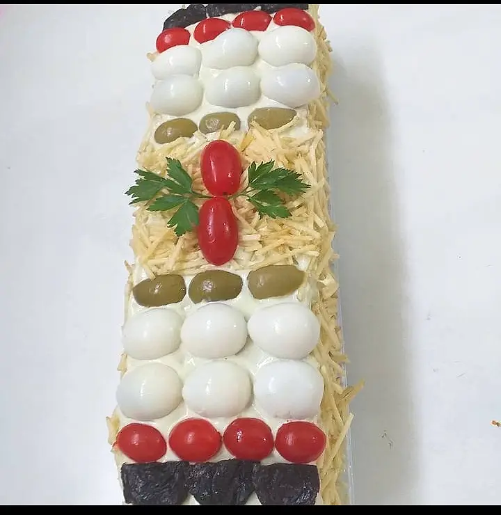 Bolo salgado decorado à mão pela Andréa (nº 18)