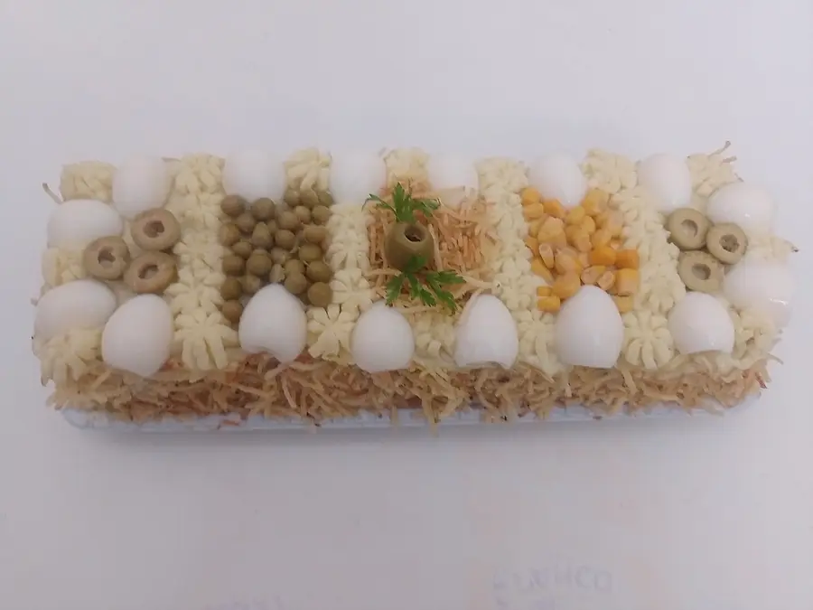 Bolo salgado decorado à mão pela Andréa (nº 20)