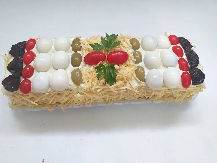 Bolo salgado decorado à mão pela Andréa (nº 23)