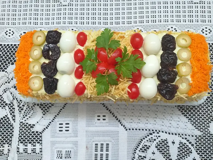 Bolo salgado decorado à mão pela Andréa (nº 27)