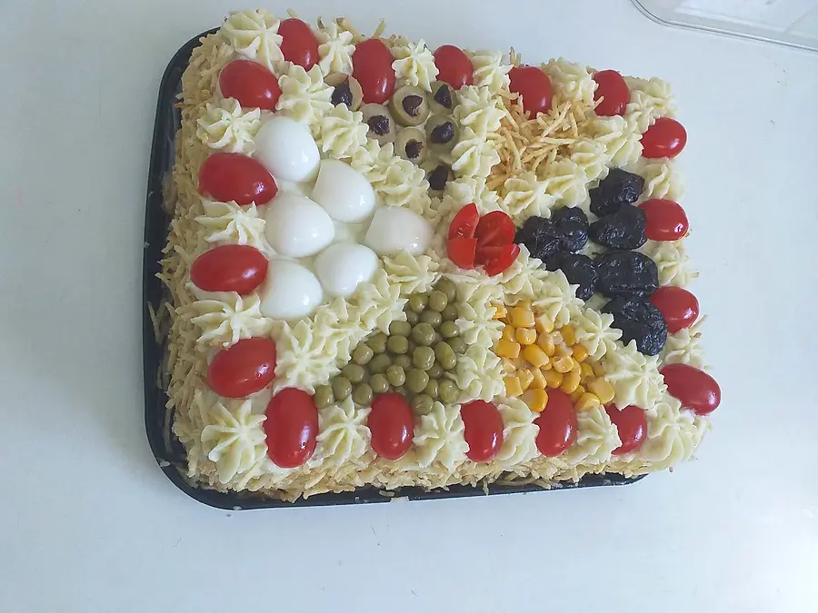 Bolo salgado decorado à mão pela Andréa (nº 39)