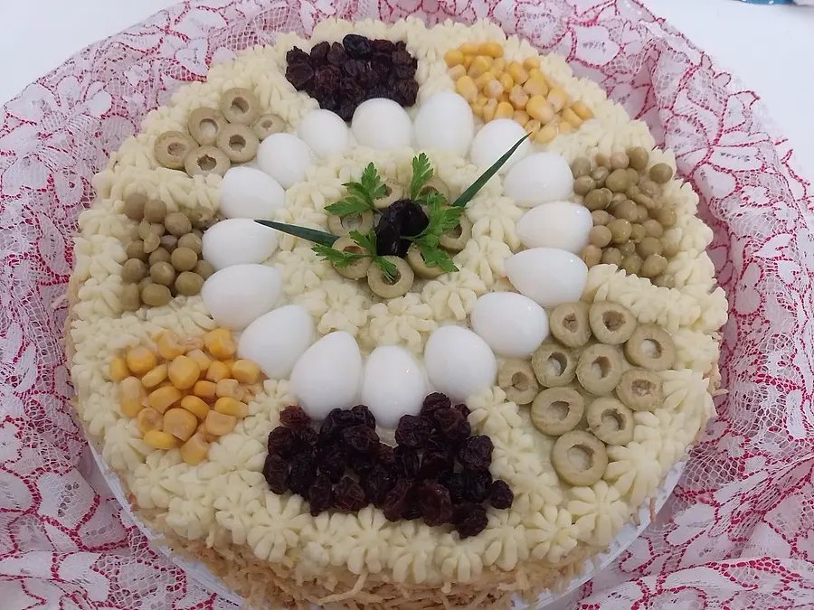 Bolo salgado decorado à mão pela Andréa (nº 40)