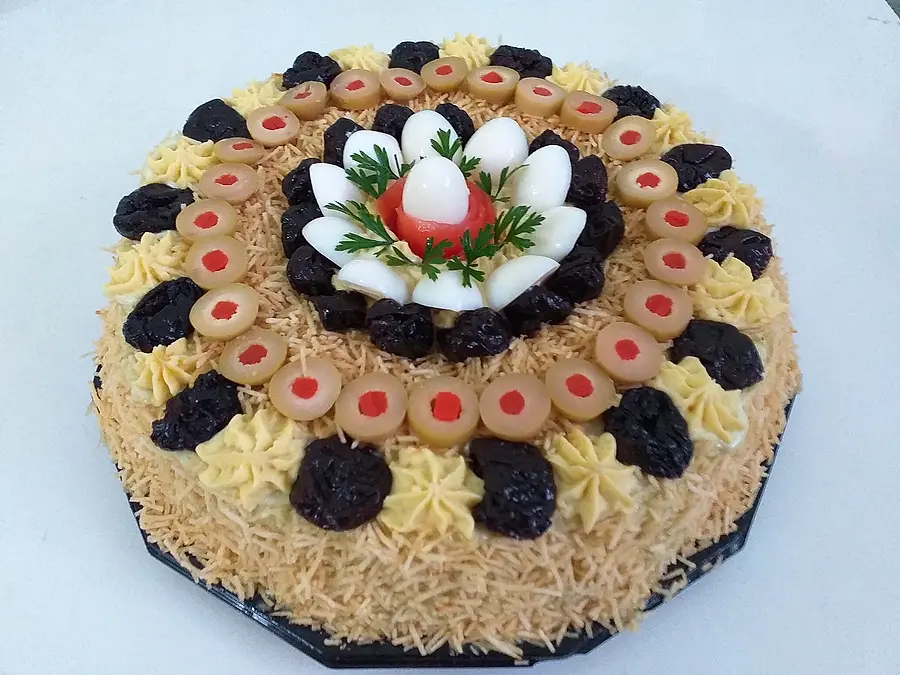 Bolo salgado decorado à mão pela Andréa (nº 42)