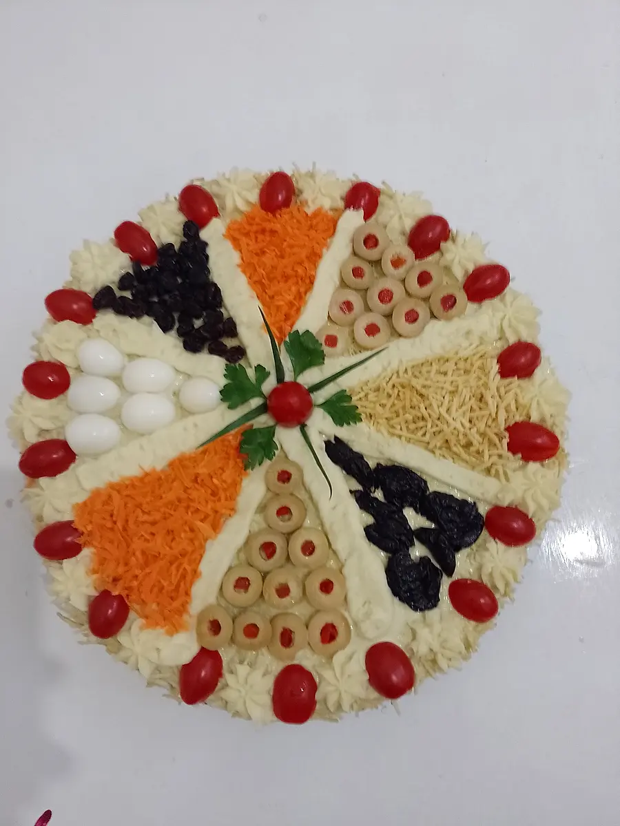Bolo salgado decorado à mão pela Andréa (nº 47)