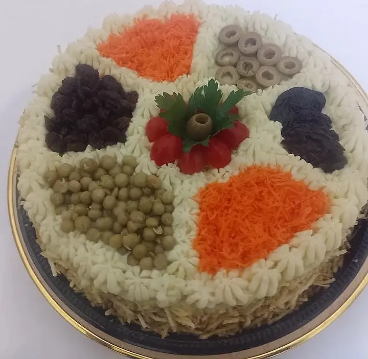 Bolo salgado decorado à mão pela Andréa (nº 49)