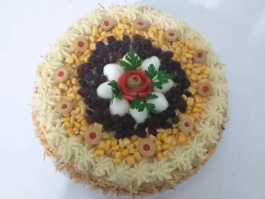 Bolo salgado decorado à mão pela Andréa (nº 50)