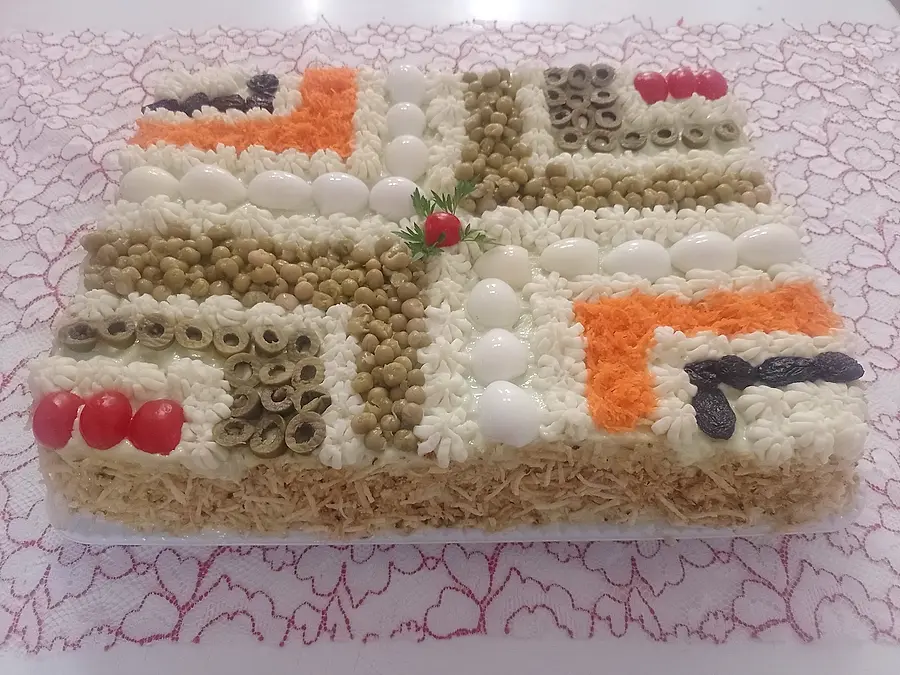Bolo salgado decorado à mão pela Andréa (nº 54)