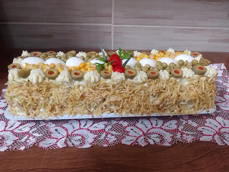 Bolo salgado decorado à mão pela Andréa (nº 56)