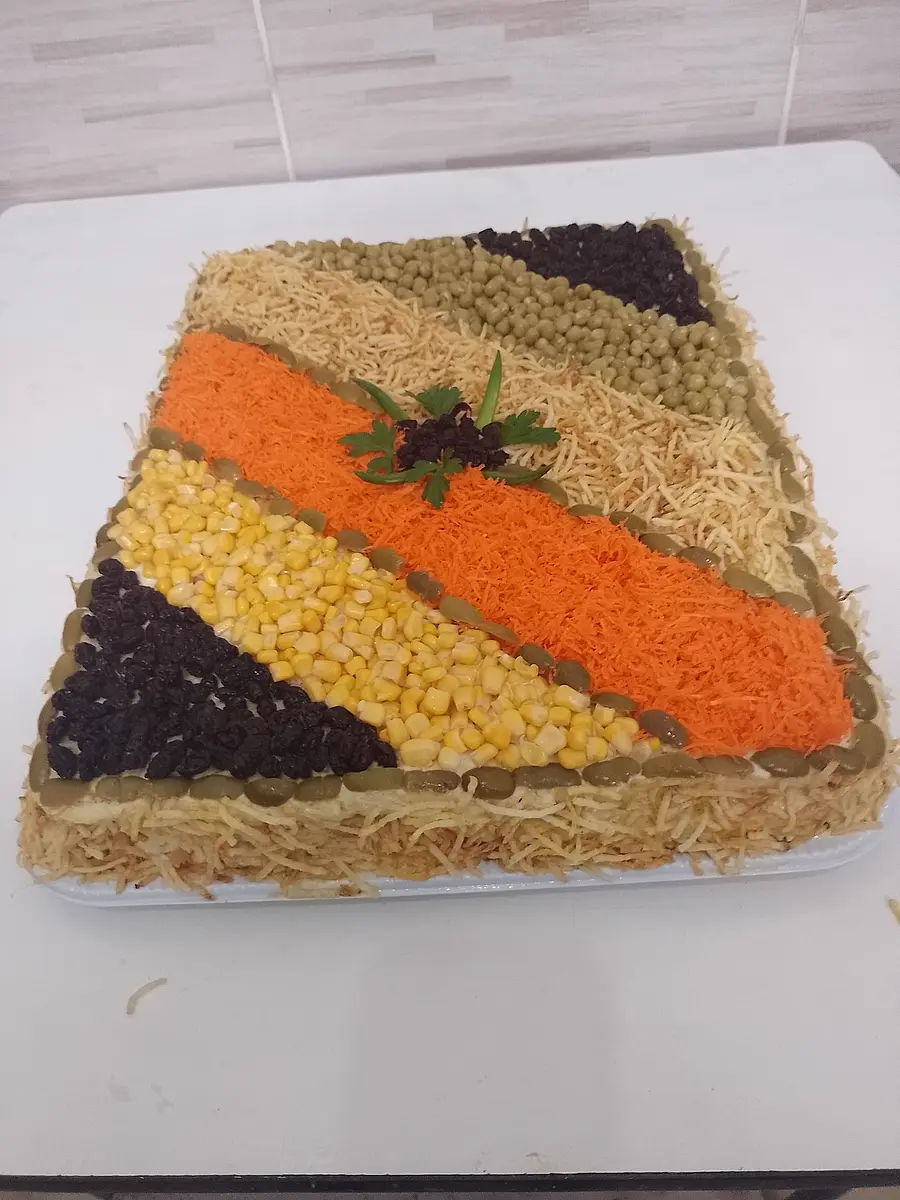 Bolo salgado decorado à mão pela Andréa (nº 61)