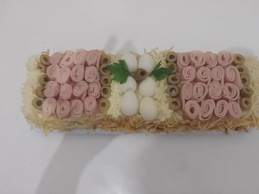 Bolo salgado decorado à mão pela Andréa (nº 69)