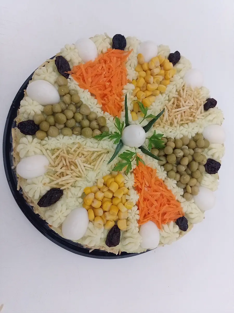 Bolo salgado decorado à mão pela Andréa (nº 71)