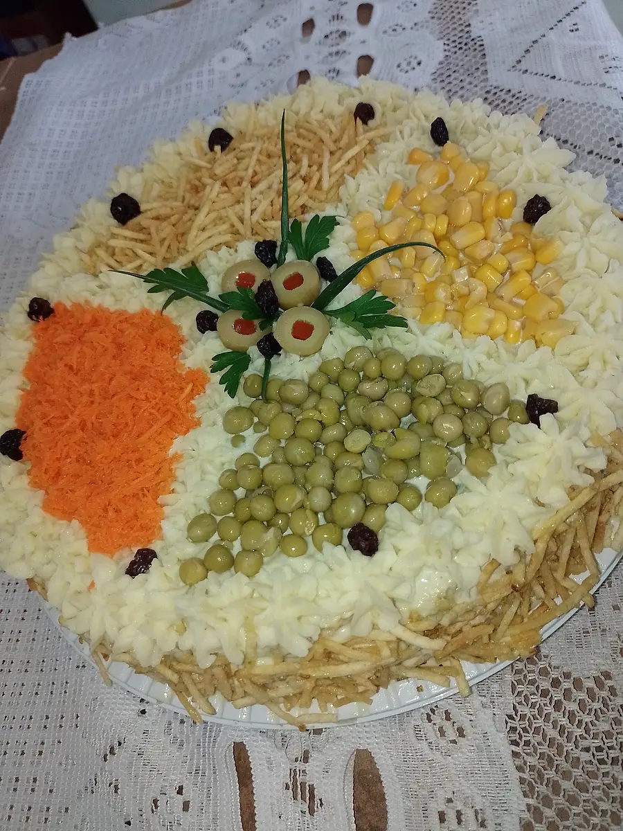 Bolo salgado decorado à mão pela Andréa (nº 72)