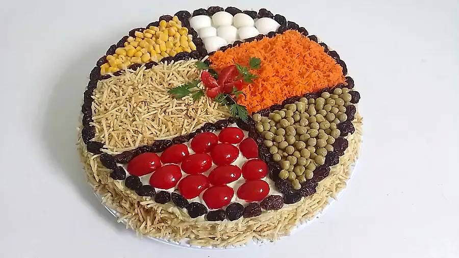 Bolo salgado decorado à mão pela Andréa (nº 79)