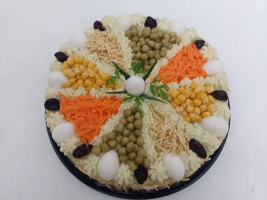 Bolo salgado decorado à mão pela Andréa (nº 80)