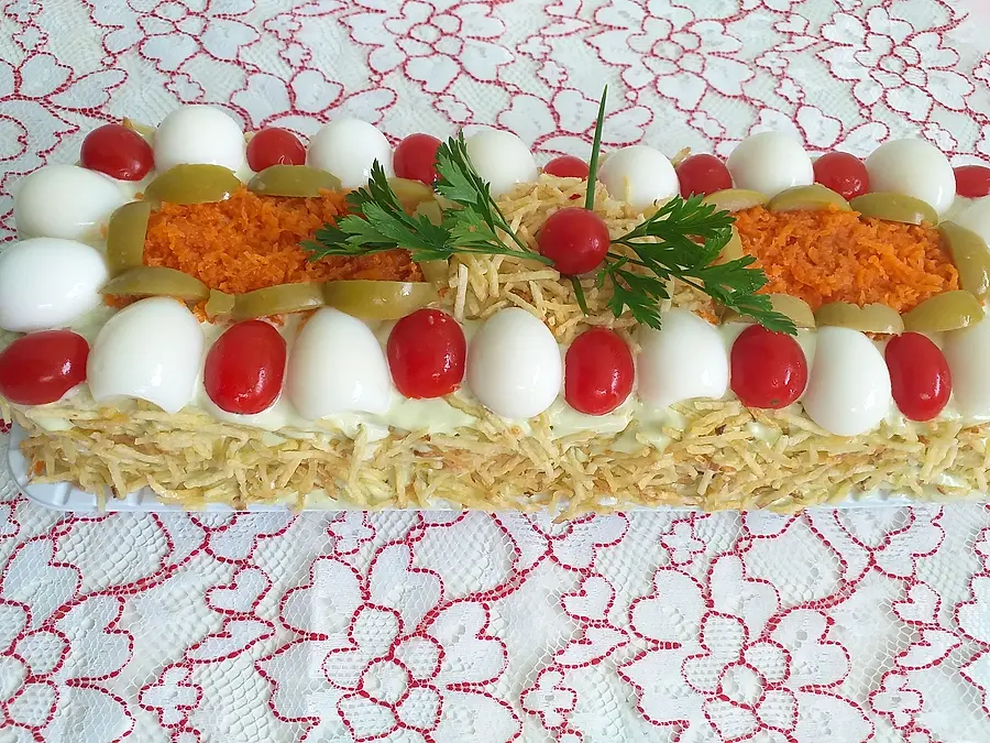 Bolo salgado decorado à mão pela Andréa (nº 81)