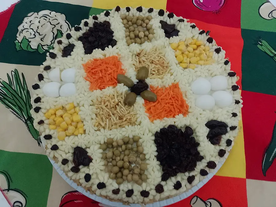 Bolo salgado decorado à mão pela Andréa (nº 83)