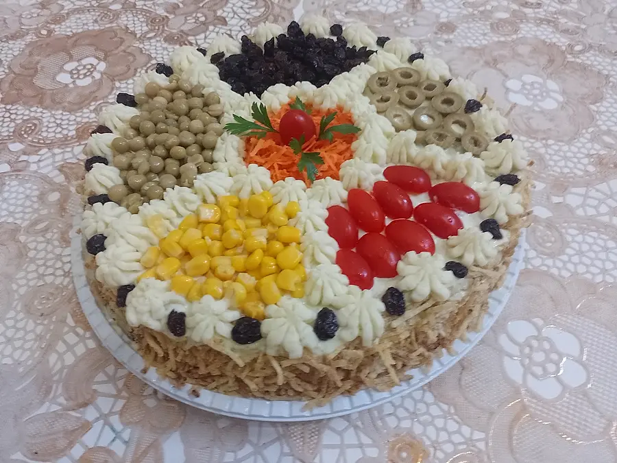 Bolo salgado decorado à mão pela Andréa (nº 84)