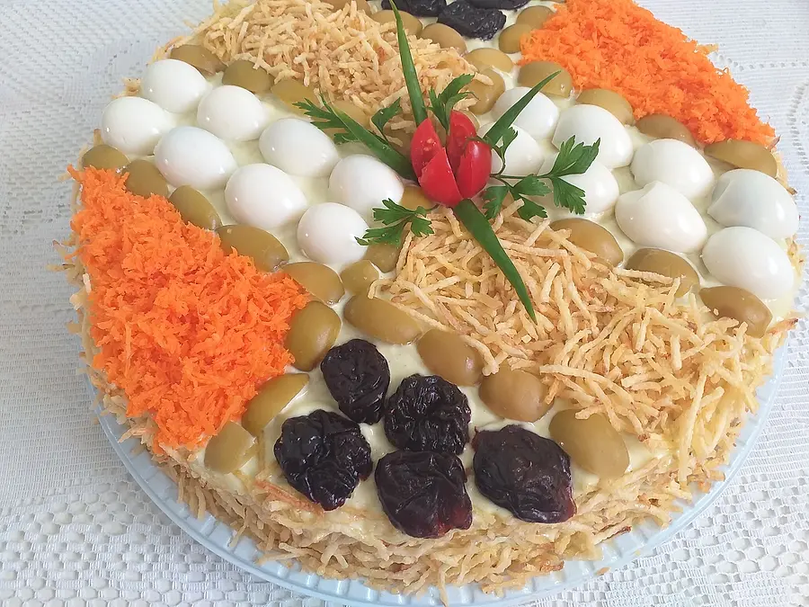 Bolo salgado decorado à mão pela Andréa (nº 90)