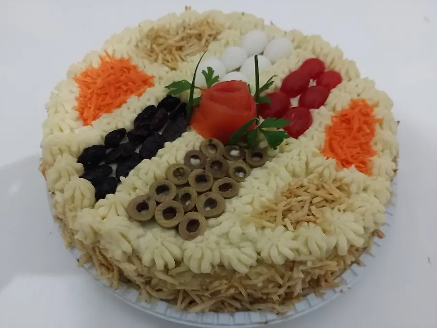 Bolo salgado decorado à mão pela Andréa (nº 91)