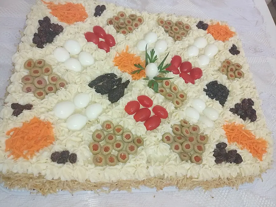 Bolo salgado decorado à mão pela Andréa (nº 93)