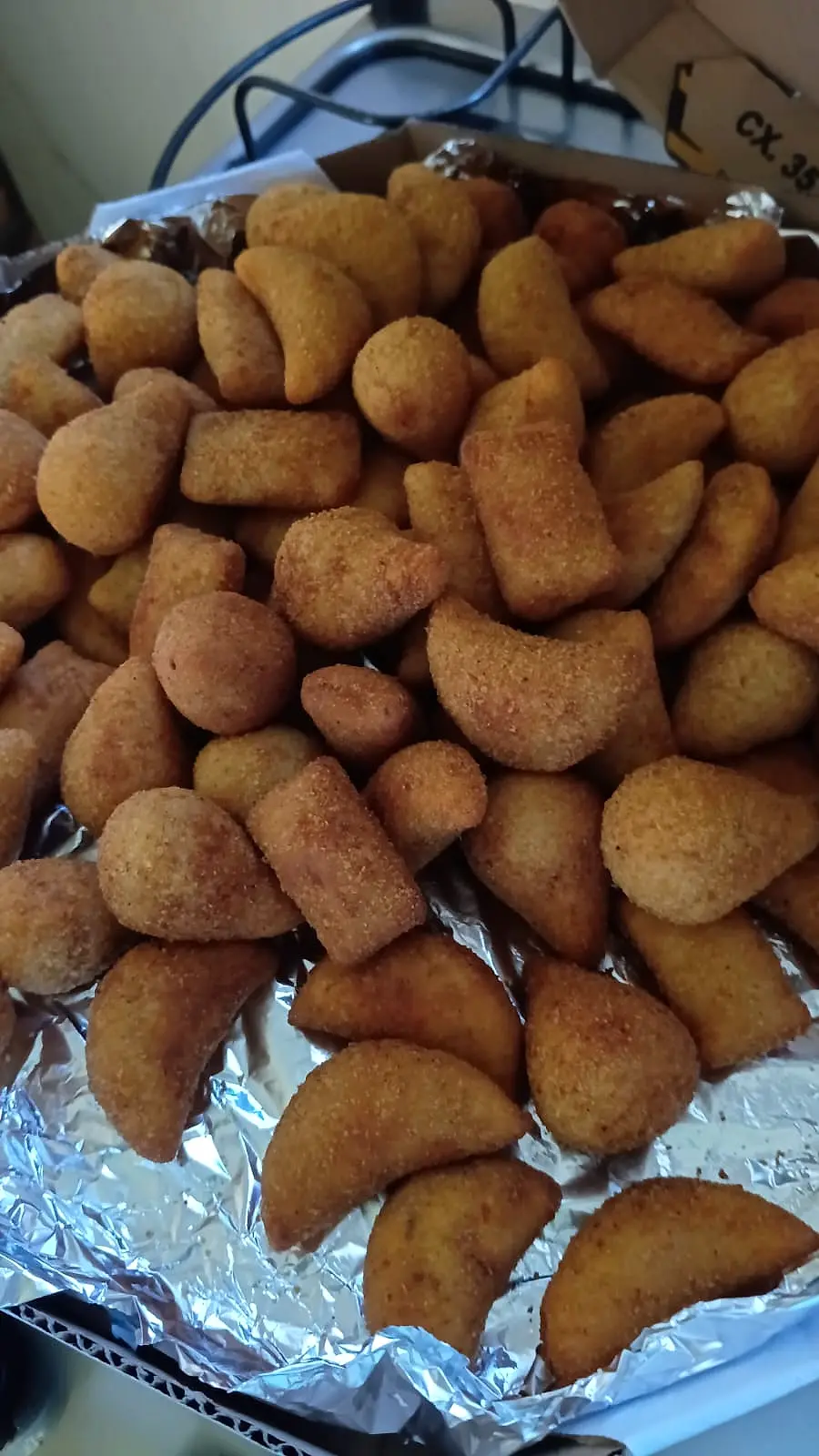 Bolo salgado decorado à mão pela Andréa (nº 94)