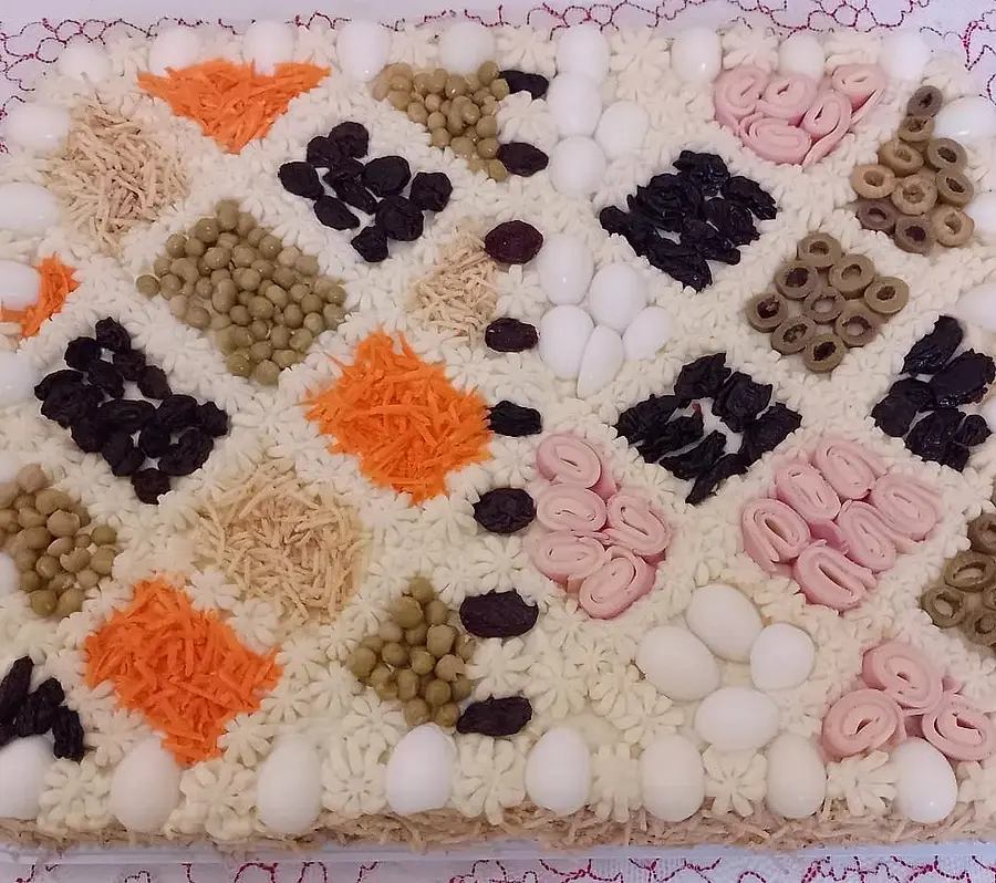 Bolo salgado decorado à mão pela Andréa (nº 102)